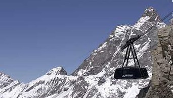 Newly Renovated Apartment in Cervinia's Heart