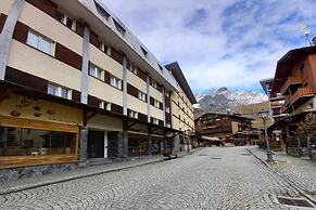 Newly Renovated Apartment in Cervinia's Heart