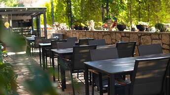 Cati Hotel Boutique Plus