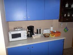 Santorious Cavehouse