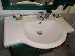 Santorious Cavehouse