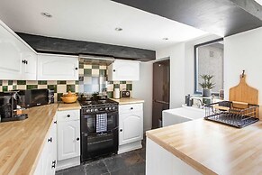 Stunning Character 2bed Cottage in St Albans Wifi