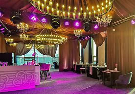 Millennium Plaza Hotel