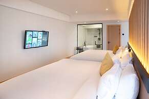 Millennium Plaza Hotel