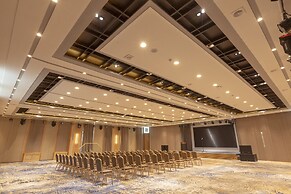 Millennium Plaza Hotel