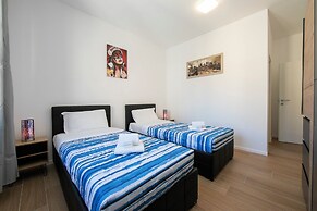 Boutique Apartment 7