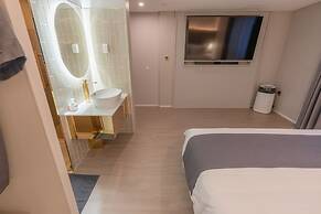 SeoMyeon Denvasta Central Hotel