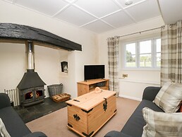 2 Court Farm