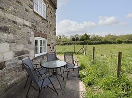 2 Court Farm