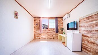 Gangchon Pine Hill Pension