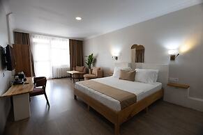 The Rest Port Village Hotel