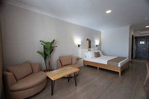 The Rest Port Village Hotel