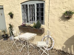 Impeccable 3-bed 17th Century Luxury Cottage