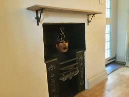 Impeccable 3-bed 17th Century Luxury Cottage