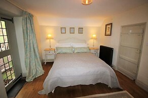 Impeccable 3-bed 17th Century Luxury Cottage