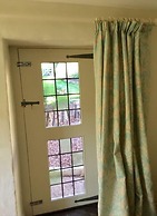 Impeccable 3-bed 17th Century Luxury Cottage