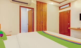 Treebo Silver Stallion