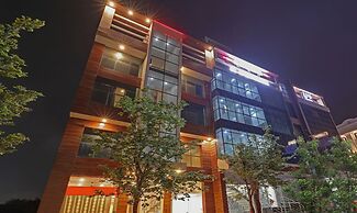 Treebo Silver Stallion