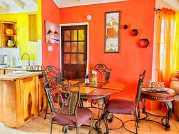 Sensational 2 Bedroom Getaway in Florence Hall