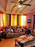 Sensational 2 Bedroom Getaway in Florence Hall