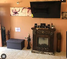 Sensational 2 Bedroom Getaway in Florence Hall