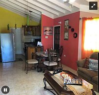 Sensational 2 Bedroom Getaway in Florence Hall