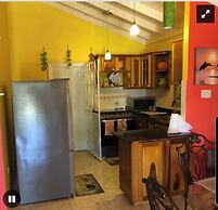 Sensational 2 Bedroom Getaway in Florence Hall