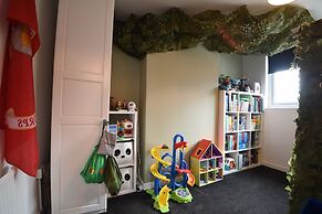 Cosy and Modern 2 Bed Family House in Abergele