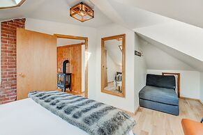 Rocky Mountain House - Sleeps 23