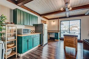 Rocky Mountain House - Sleeps 23