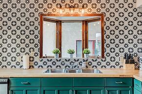 Rocky Mountain House - Sleeps 23