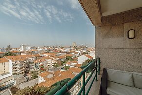 Downtown Grand Tower View by Vacationy
