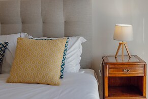 Downtown Design With Balcony