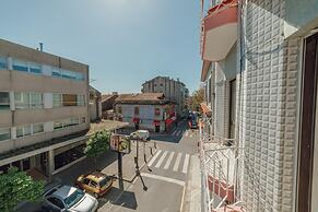 Downtown Design With Balcony