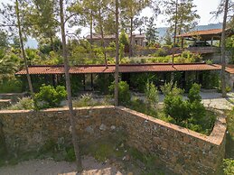 Izz Getaway – Adults Only