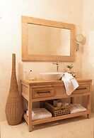 Izz Getaway – Adults Only