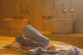 Izz Getaway – Adults Only