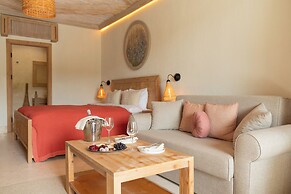 Izz Getaway – Adults Only