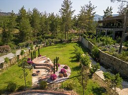 Izz Getaway – Adults Only