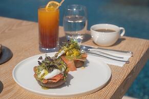 Izz Getaway – Adults Only