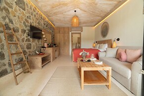 Izz Getaway – Adults Only