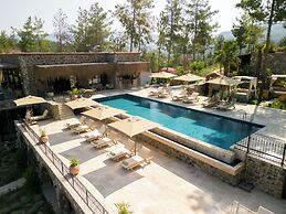 Izz Getaway – Adults Only