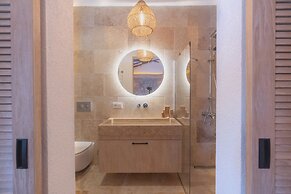 Izz Getaway – Adults Only