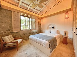 Izz Getaway – Adults Only