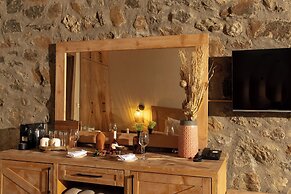 Izz Getaway – Adults Only