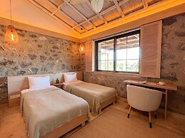 Izz Getaway – Adults Only