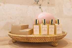 Izz Getaway – Adults Only