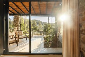 Izz Getaway – Adults Only