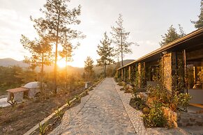 Izz Getaway – Adults Only