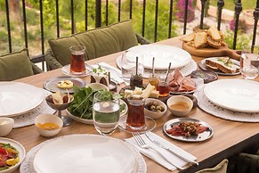 Izz Getaway – Adults Only